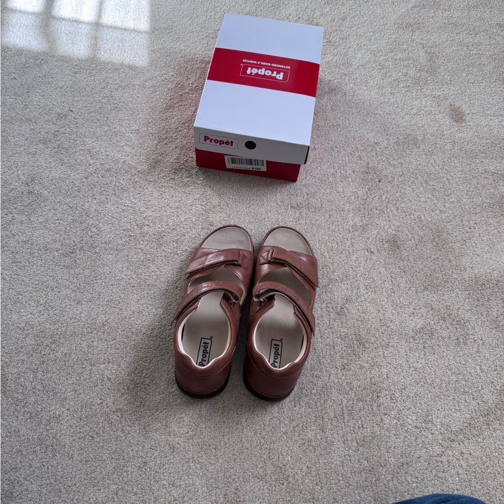 Propét Pedic Walker Shoes – Teak (Size 10)